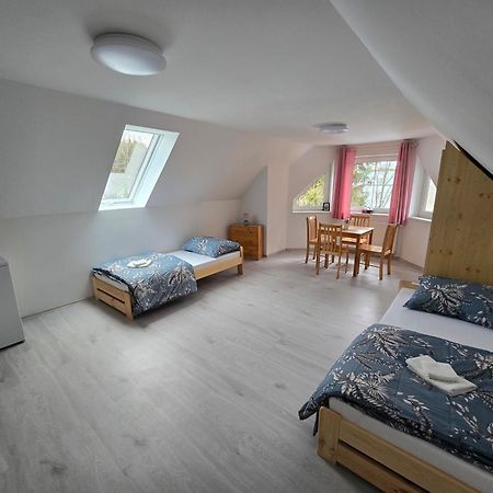 Apartmany Almond Харачов Екстериор снимка