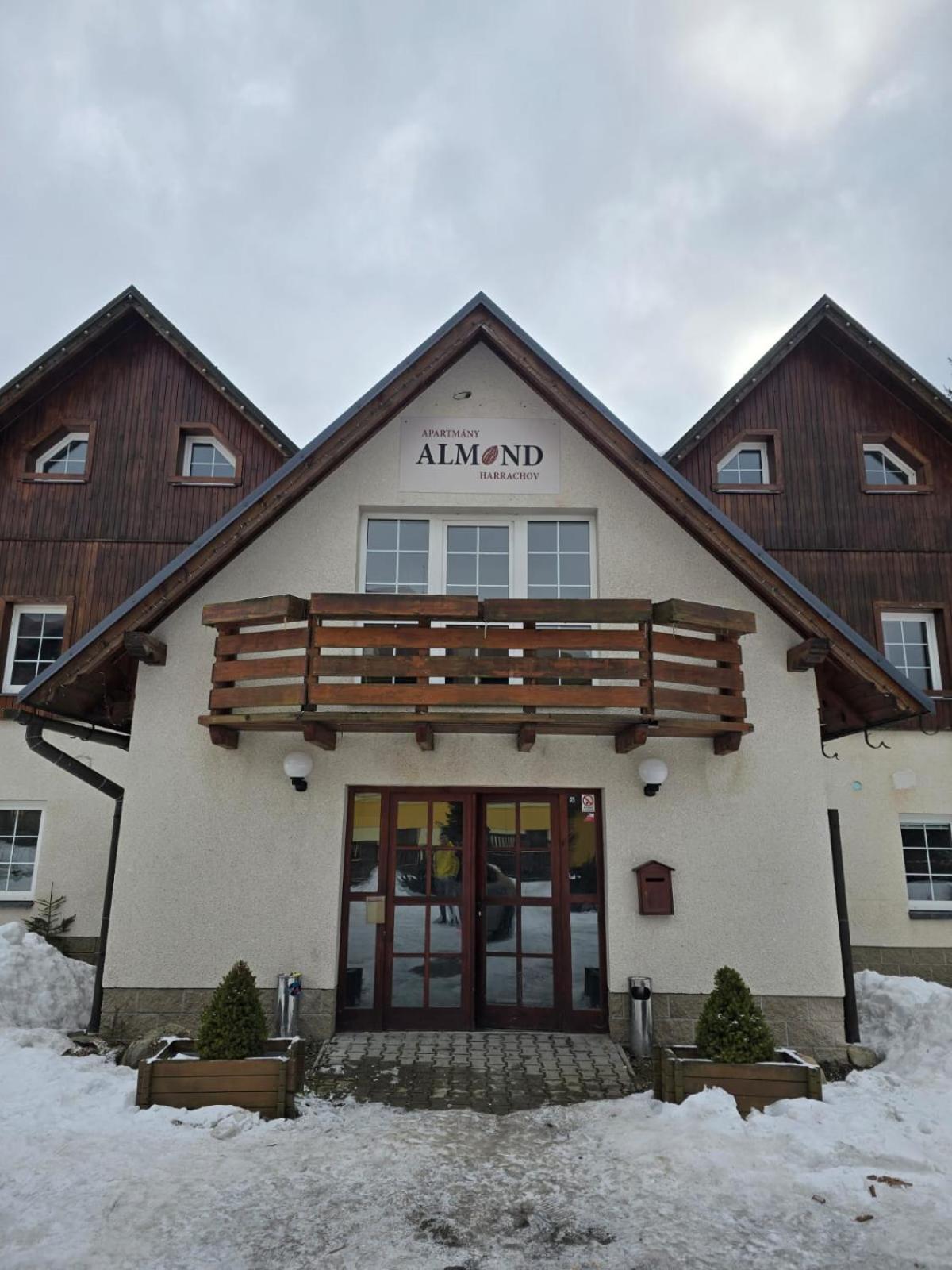 Apartmany Almond Харачов Екстериор снимка